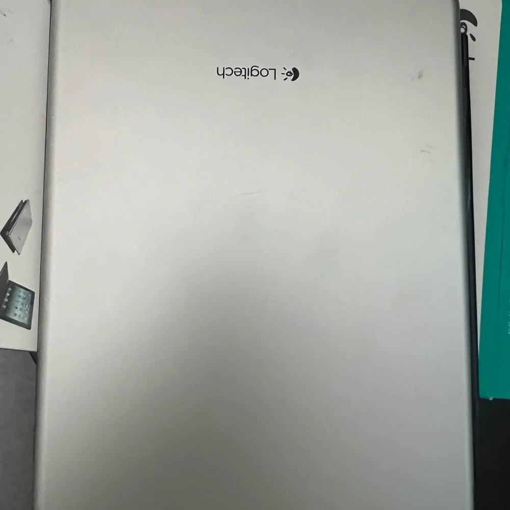 Logitech Black Tablet Keyboard Slim Wireless Cover